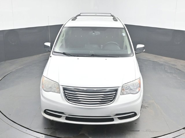 Used 2014 Chrysler Town & Country Touring-L FWD image 33