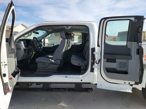 New 2026 Ford F250 XL w/ XL Chrome Package image 8