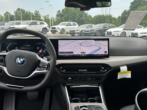 Used 2025 BMW 330i xDrive Sedan w/ Premium Package image 28