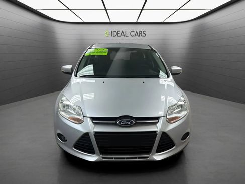 Used 2014 Ford Focus SE w/ SE Winter Package FWD image 2