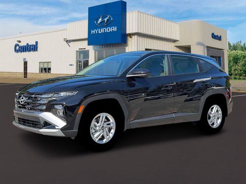 New 2026 Hyundai Tucson SE image 2