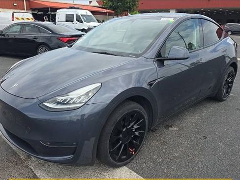 Used 2023 Tesla Model Y Long Range AWD/4WD image 2