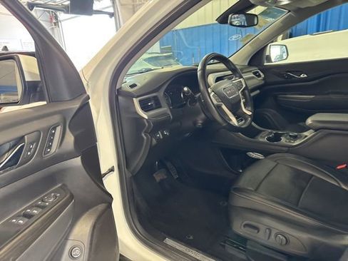 Used 2023 GMC Acadia SLT w/ Preferred Package FWD image 6