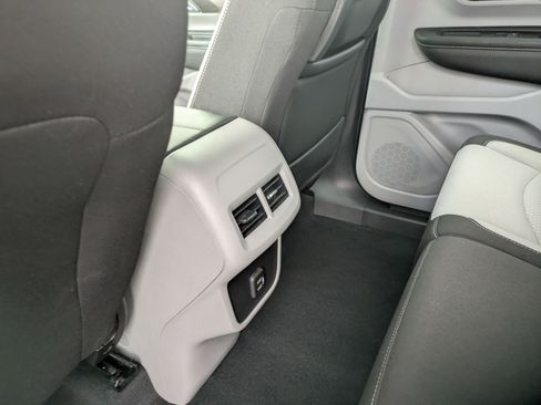 Used 2022 GMC Terrain SLE w/ Driver Convenience Package image 20