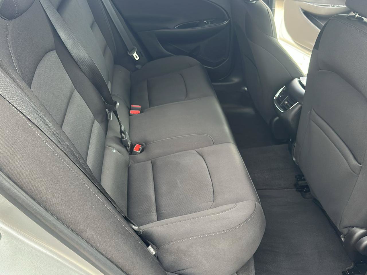Used 2018 Chevrolet Malibu LT FWD image 18