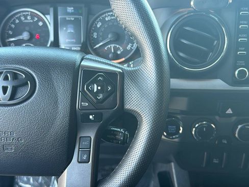 Used 2022 Toyota Tacoma TRD Off-Road AWD/4WD image 20