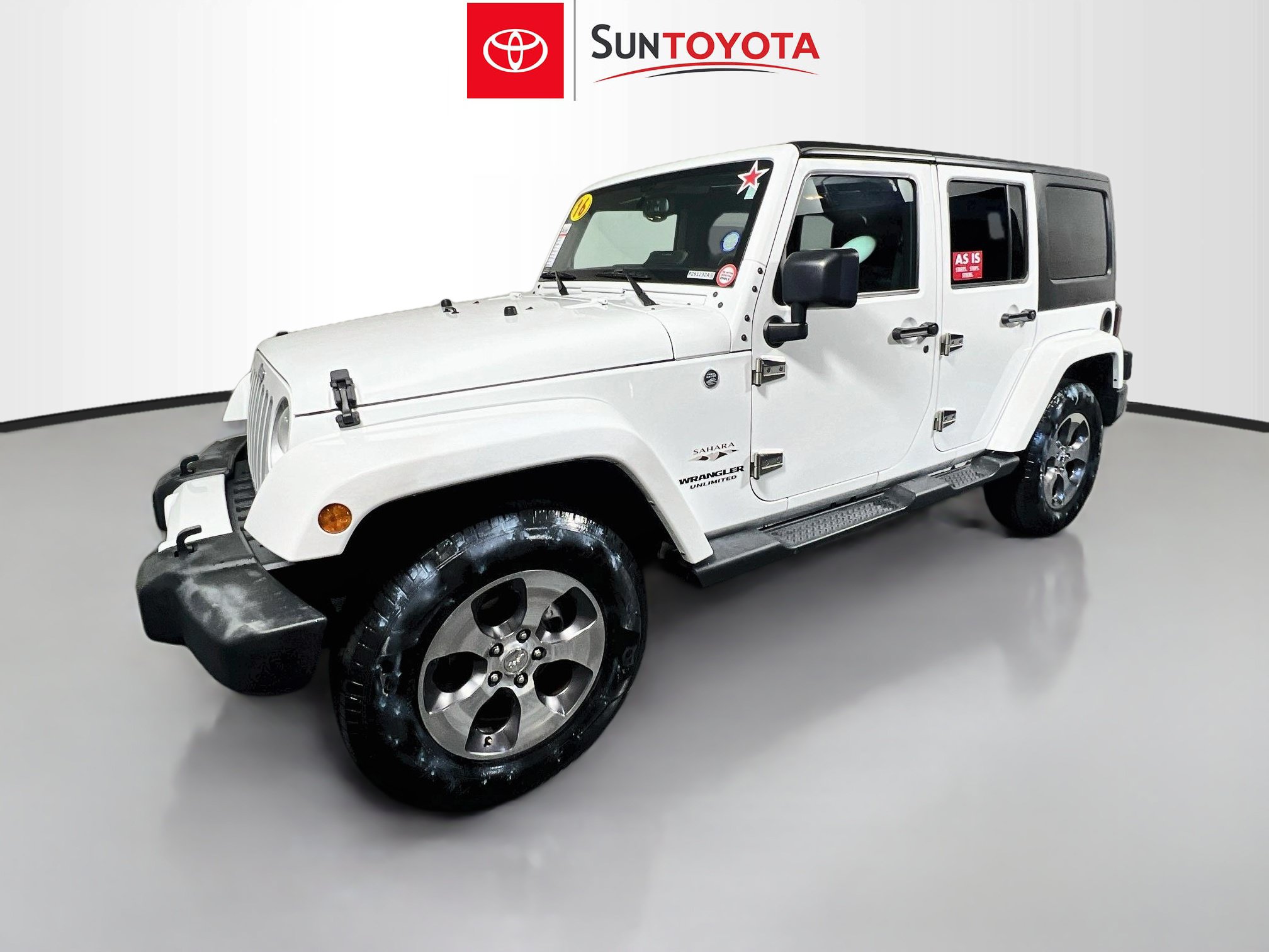 Used 2016 Jeep Wrangler Unlimited Sahara w/ Connectivity Group AWD/4WD image 9