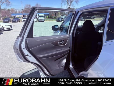 Used 2014 Nissan Rogue S image 10