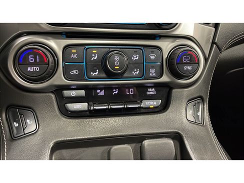 Used 2018 Chevrolet Suburban LT AWD/4WD image 14