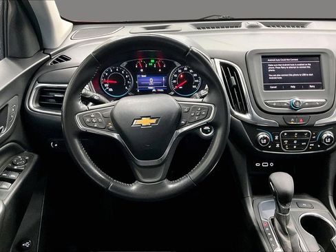 Used 2022 Chevrolet Equinox LT FWD image 2