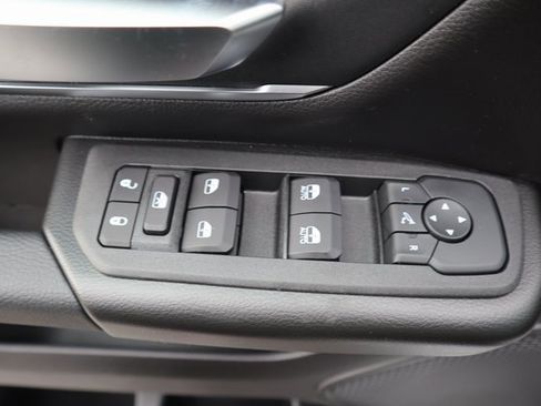 New 2026 RAM 1500 4x4 Crew Cab image 7