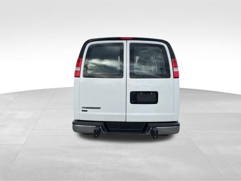 Used 2024 Chevrolet Express 2500 w/ Driver Convenience Package image 5