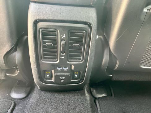 Used 2024 Dodge Durango GT image 18