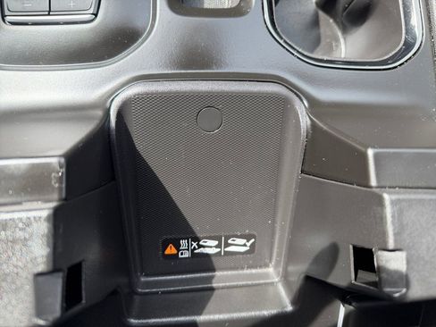 Used 2024 GMC Sierra 2500 AT4 w/ AT4 Premium Plus Package AWD/4WD image 19