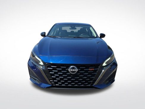 Used 2024 Nissan Altima 2.5 SR FWD image 10