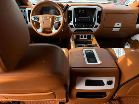 Used 2016 GMC Sierra 2500 Denali w/ Duramax Plus Package AWD/4WD image 15
