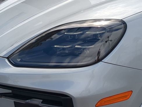 Used 2025 Porsche Cayenne GTS image 7