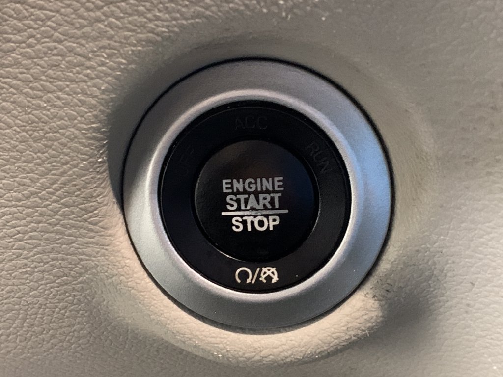 Used 2020 Chrysler Pacifica Touring-L FWD image 29