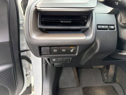 Used 2024 Toyota Prius XLE FWD image 22