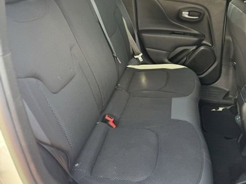 Used 2020 Jeep Renegade Altitude image 16