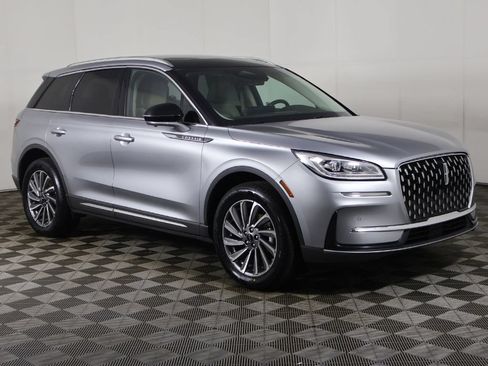 Used 2023 Lincoln Corsair Reserve w/ Equipment Group 201A FWD image 2