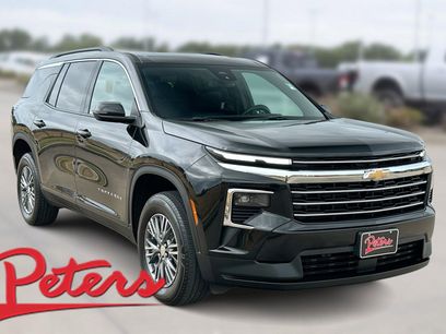 Used 2025 Chevrolet Traverse LT