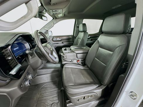 Used 2022 GMC Sierra 1500 SLT w/ X31 Off-Road Package image 13