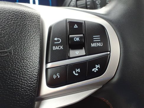 Certified 2025 Ford Explorer Active w/ Active Comfort Package AWD/4WD image 15