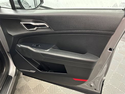 Used 2023 Kia Sportage LX image 14