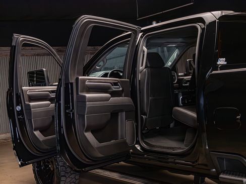 Used 2025 Chevrolet Silverado 2500 LTZ w/ LTZ Plus Package AWD/4WD image 32