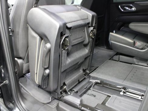 Used 2024 GMC Yukon XL SLT w/ SLT Luxury Package image 68