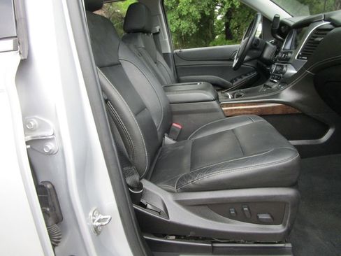 Used 2019 Chevrolet Tahoe LT RWD image 34