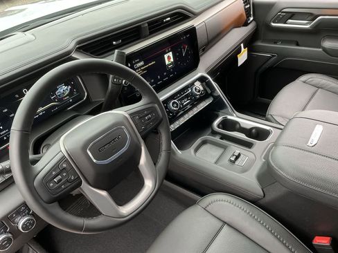 Used 2025 GMC Sierra 2500 Denali w/ Denali Reserve Package image 10