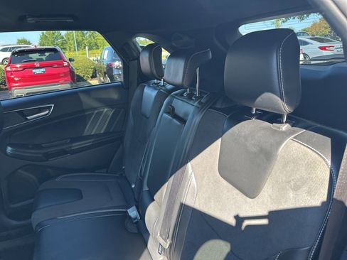 Used 2022 Ford Edge ST image 14