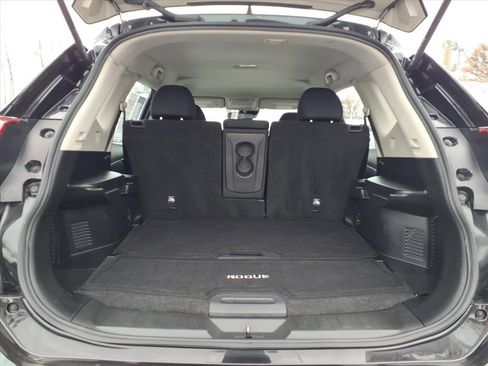 Used 2020 Nissan Rogue S image 17