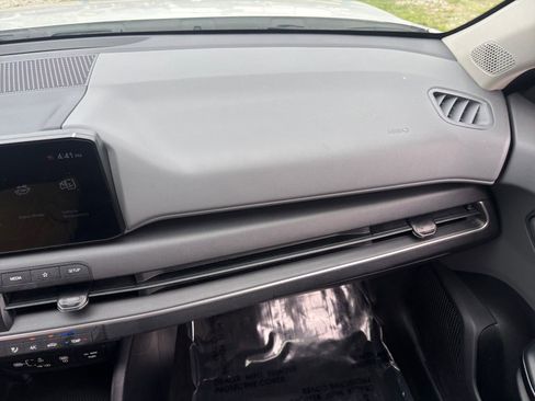 Used 2025 Kia K4 LXS image 37