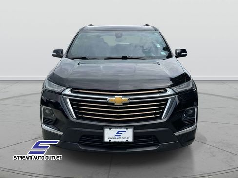 Used 2023 Chevrolet Traverse High Country image 2
