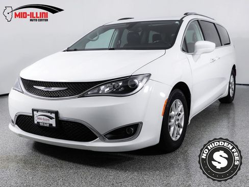 Used 2020 Chrysler Pacifica Touring-L FWD image 1