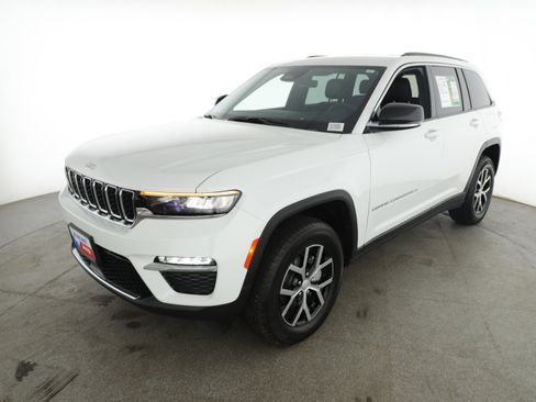 Used 2025 Jeep Grand Cherokee Limited w/ Trailer Tow Package image 2