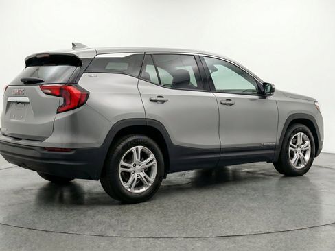 Used 2024 GMC Terrain SLE FWD image 9