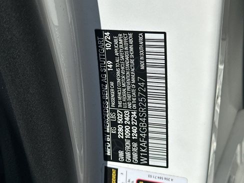 Used 2025 Mercedes-Benz C 300 Sedan image 28