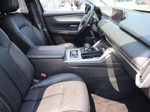 Used 2024 MAZDA CX-90 Plug-In Hybrid w/ Preferred AWD/4WD image 22