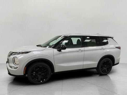 New 2026 Mitsubishi Outlander LE AWD/4WD image 39