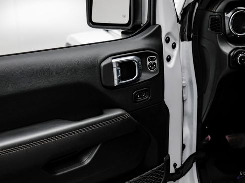 Used 2022 Jeep Wrangler Unlimited Rubicon w/ Xtreme Recon 35" Tire Package image 85