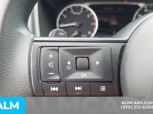 Used 2024 Nissan Rogue S FWD image 12