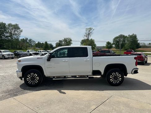 Used 2023 Chevrolet Silverado 2500 LT w/ Convenience Package AWD/4WD image 3