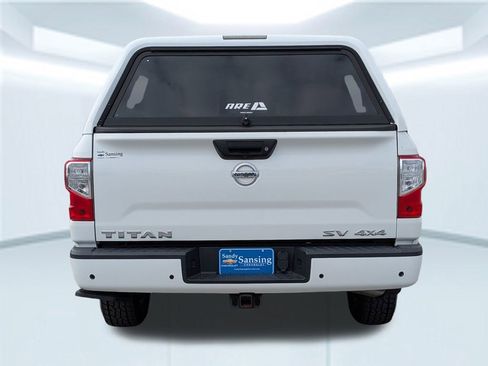 Used 2021 Nissan Titan SV w/ SV Convenience Package image 5