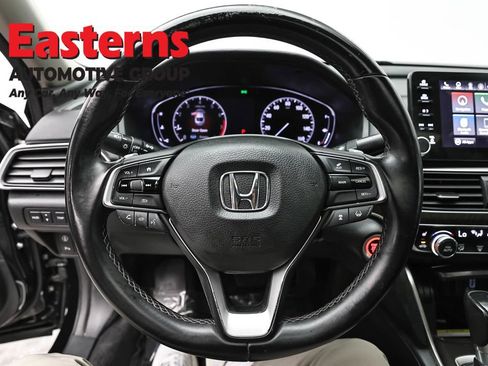 Used 2018 Honda Accord Touring image 10