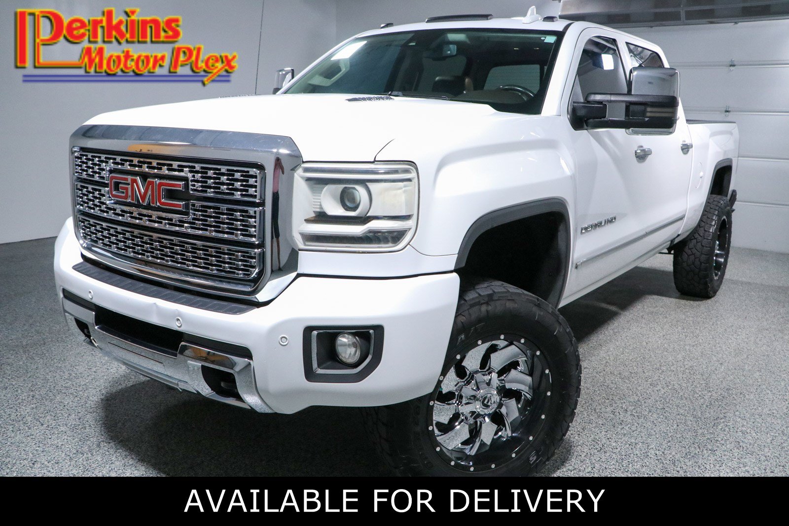 Used 2016 GMC Sierra 2500 Denali w/ Duramax Plus Package AWD/4WD image 1