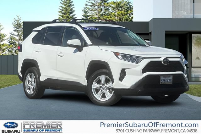 Used 2019 Toyota RAV4 XLE w/ Convenience Package FWD image 1